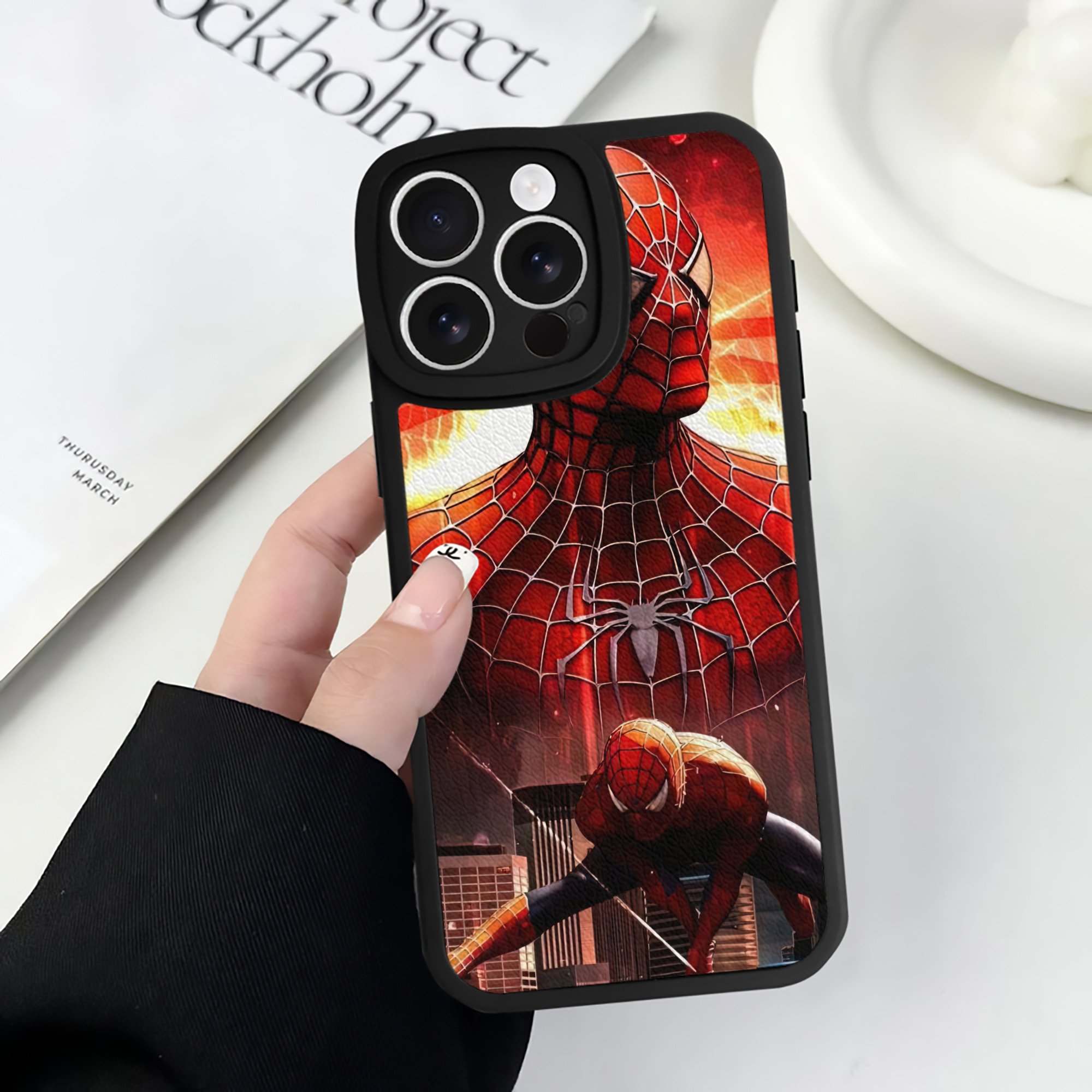 Spider Man スパイダーマン 【iPhone 16シリーズ対応】シリコンスマホケース（レザー調） 材質：シリコン